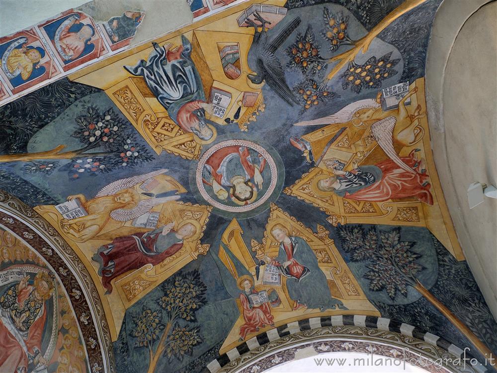 Biandrate (Novara) - Quattro evangelisti nell'atrio della Chiesa di San Colombano